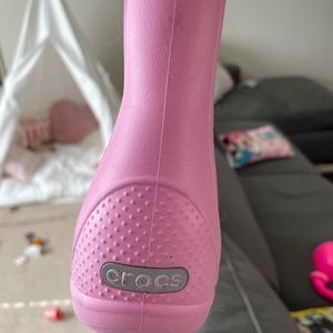 Size C11 toddler Croc rain boots! Great shape!